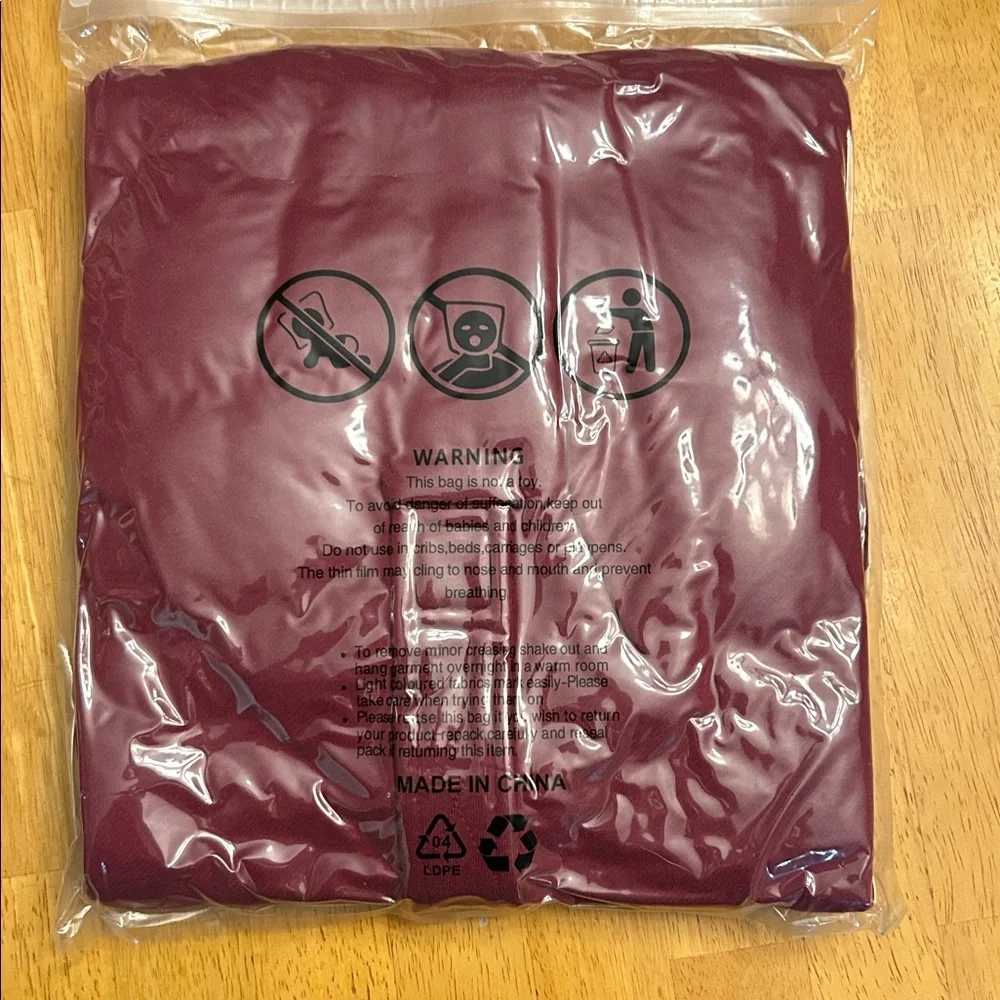 NWT Locachy Henley Neck Button Oversized Sweatshirt Burgundy size small - Picture 7 of 7